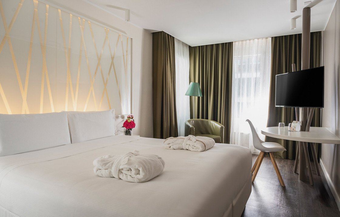 media.Camera_Matrimoniale-balcone_3_Hotel-Admiral-Lugano