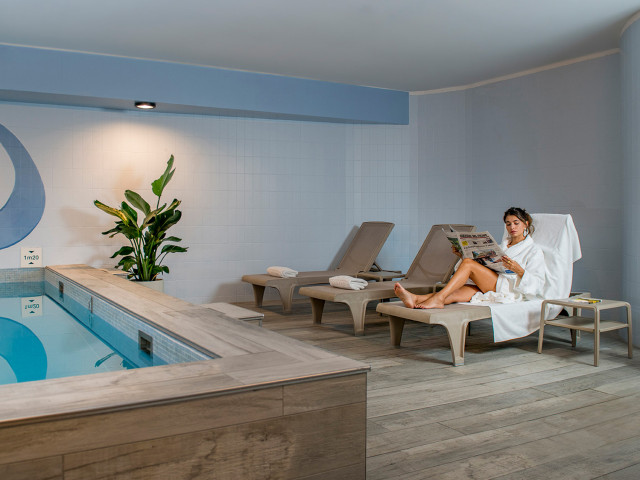 media.Gallery-Piscina-interna_2Hotel-Admiral-Lugano