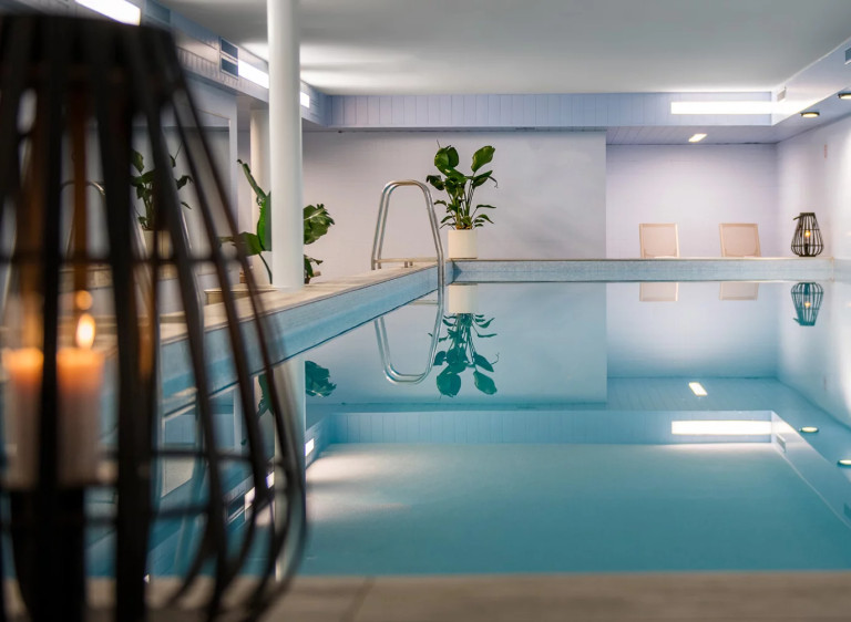 media.Slide-Piscina-interna_2Hotel-Admiral-Lugano